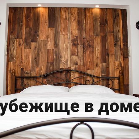 Apartment In The City Center In The House With Atlantes أوديسا المظهر الخارجي الصورة
